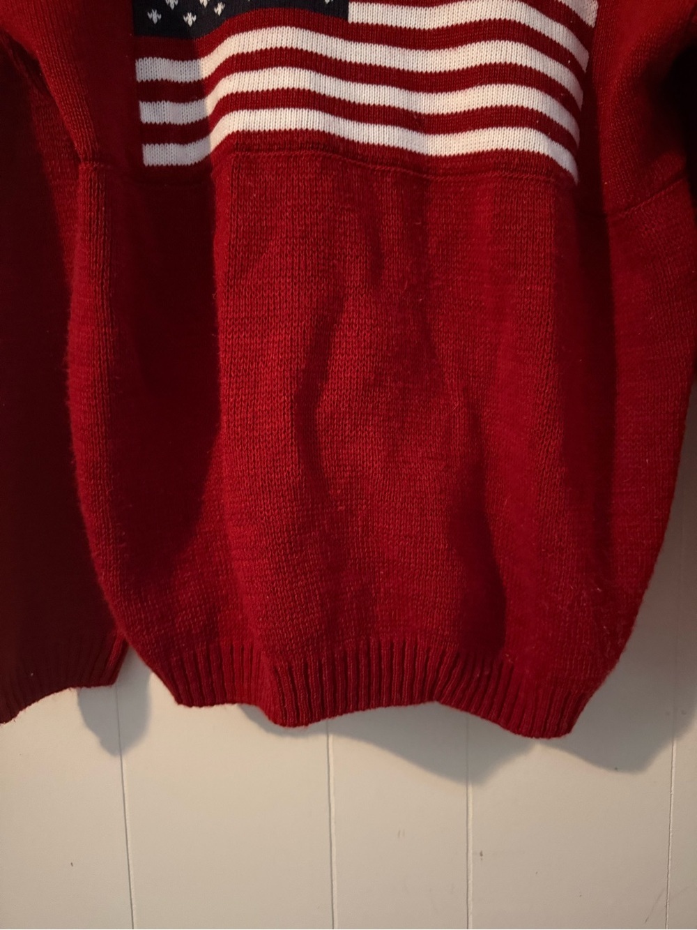 Faded Glory Red Crewneck Sweater with Flag Motif - Picture 4 of 7